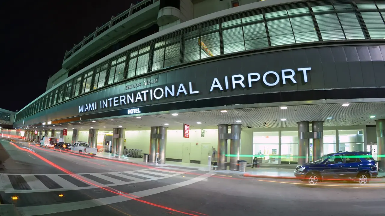 Miami International Airport (MIA)