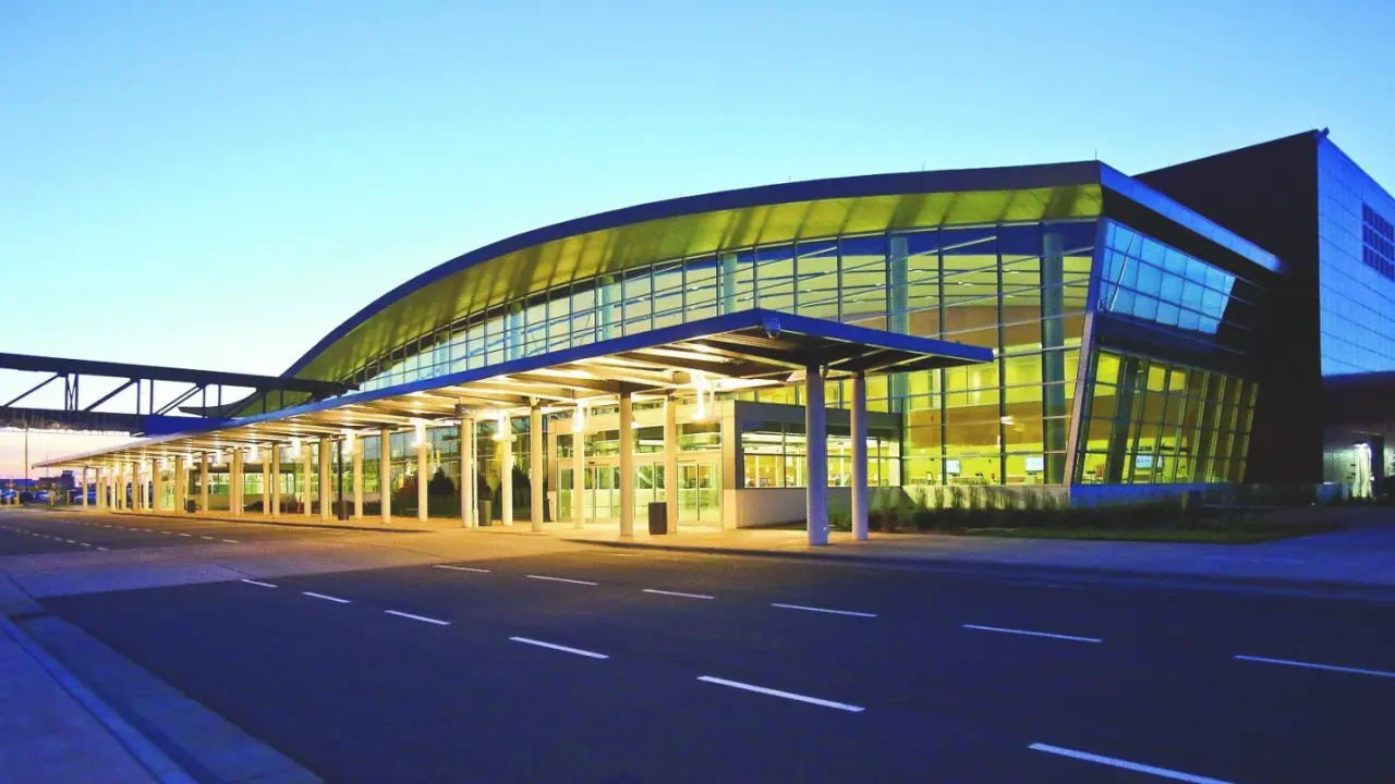 Minneapolis−Saint Paul International Airport (MSP)