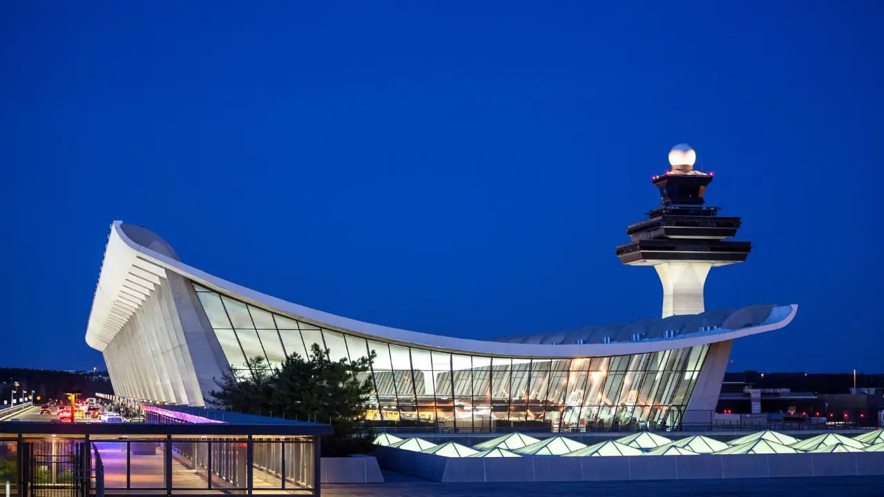 Dulles International Airport (IAD)