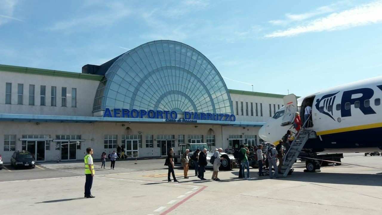 Abruzzo Airport (PSR)