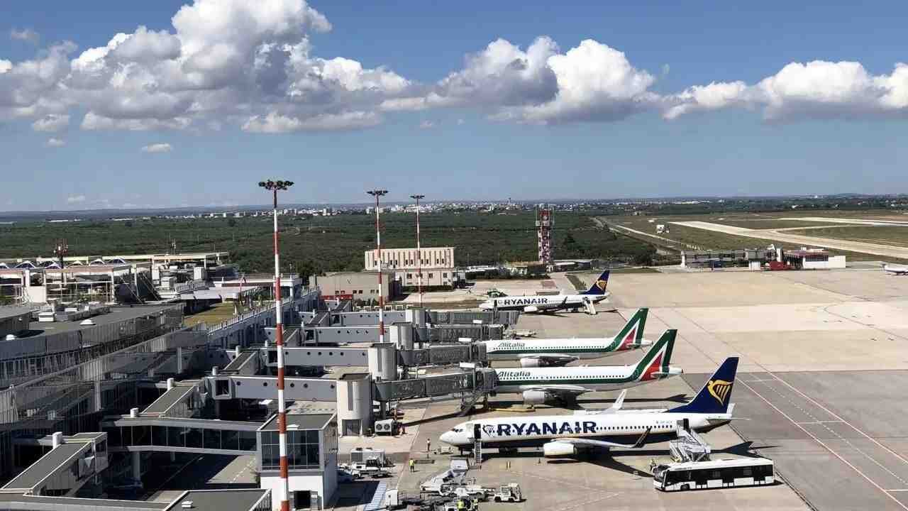 Bari Karol Wojtyła Airport (BRI)