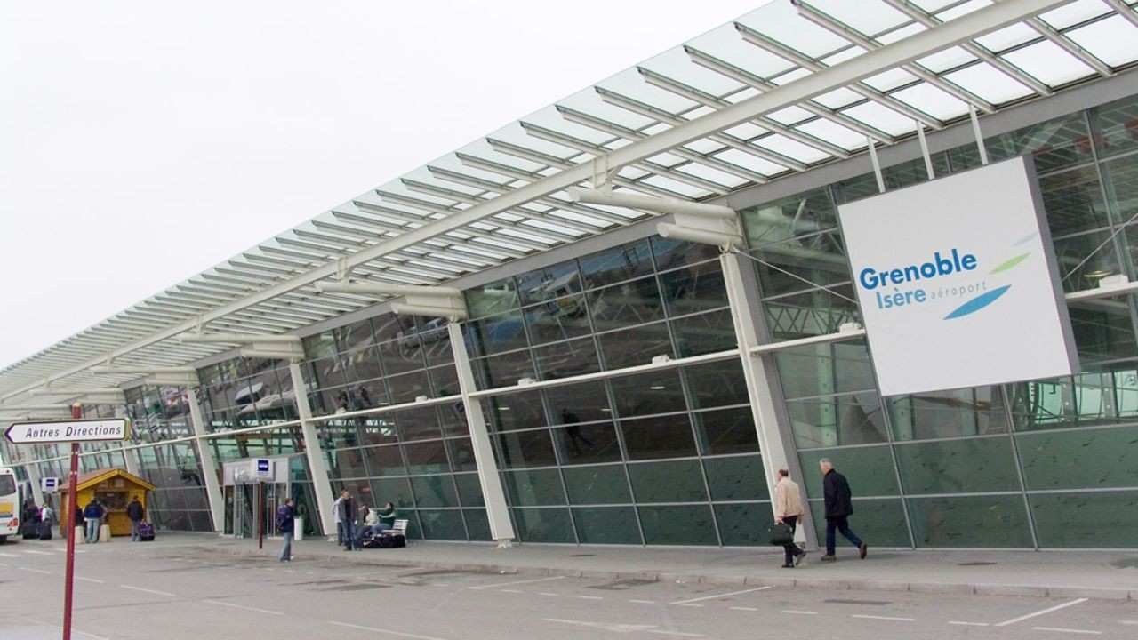 Grenoble–Isère Airport (GNB)