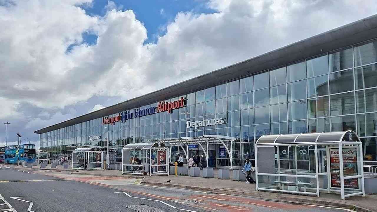 Liverpool John Lennon Airport (LPL)
