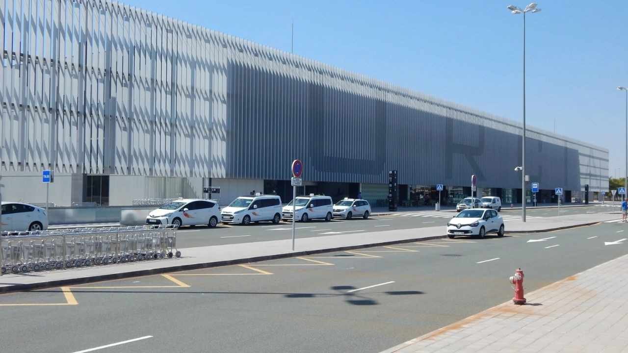 Murcia International Airport (RMU)
