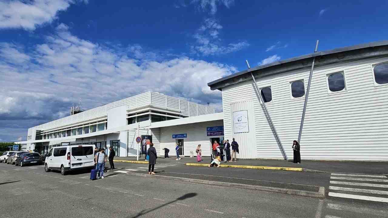 Tours Val de Loire Airport (TUF)