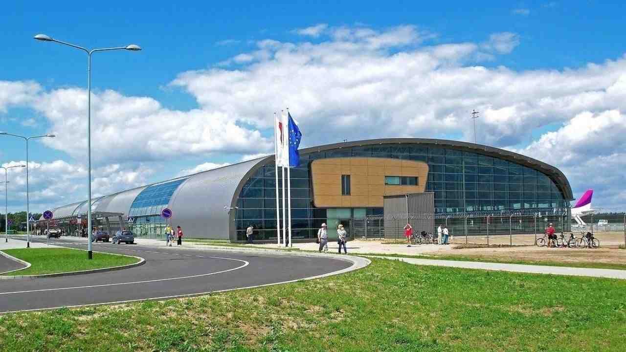 Warsaw Modlin Airport (WMI)