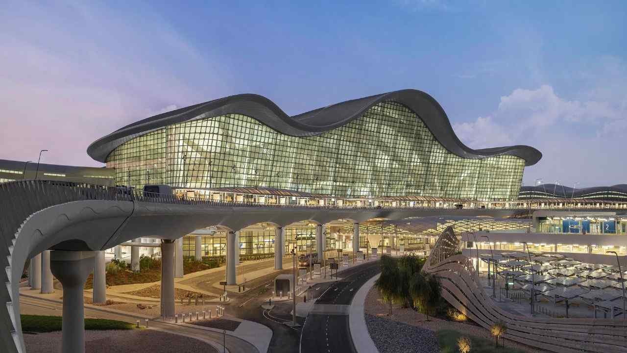 Abu Dhabi International Airport (AUH)