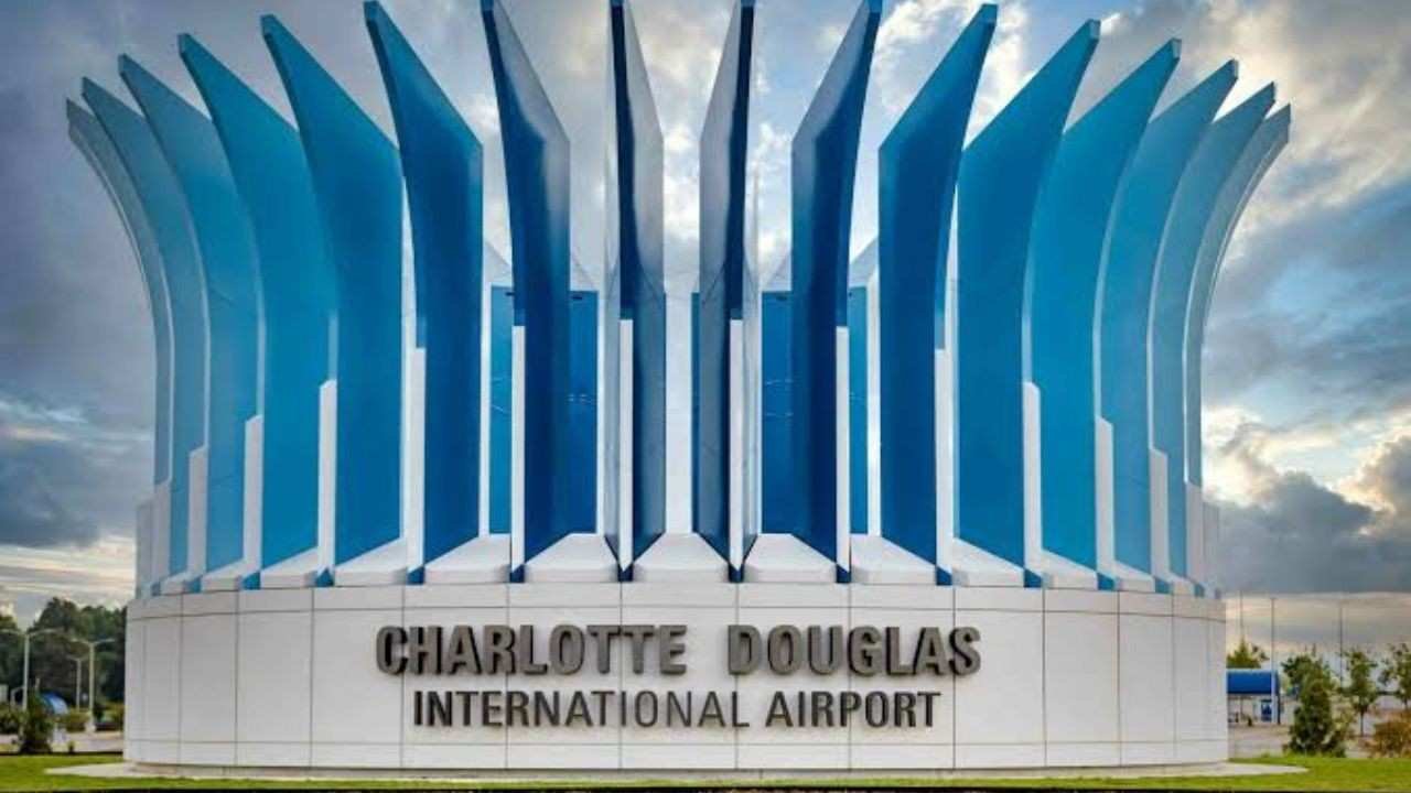 Charlotte Douglas International Airport (CLT)