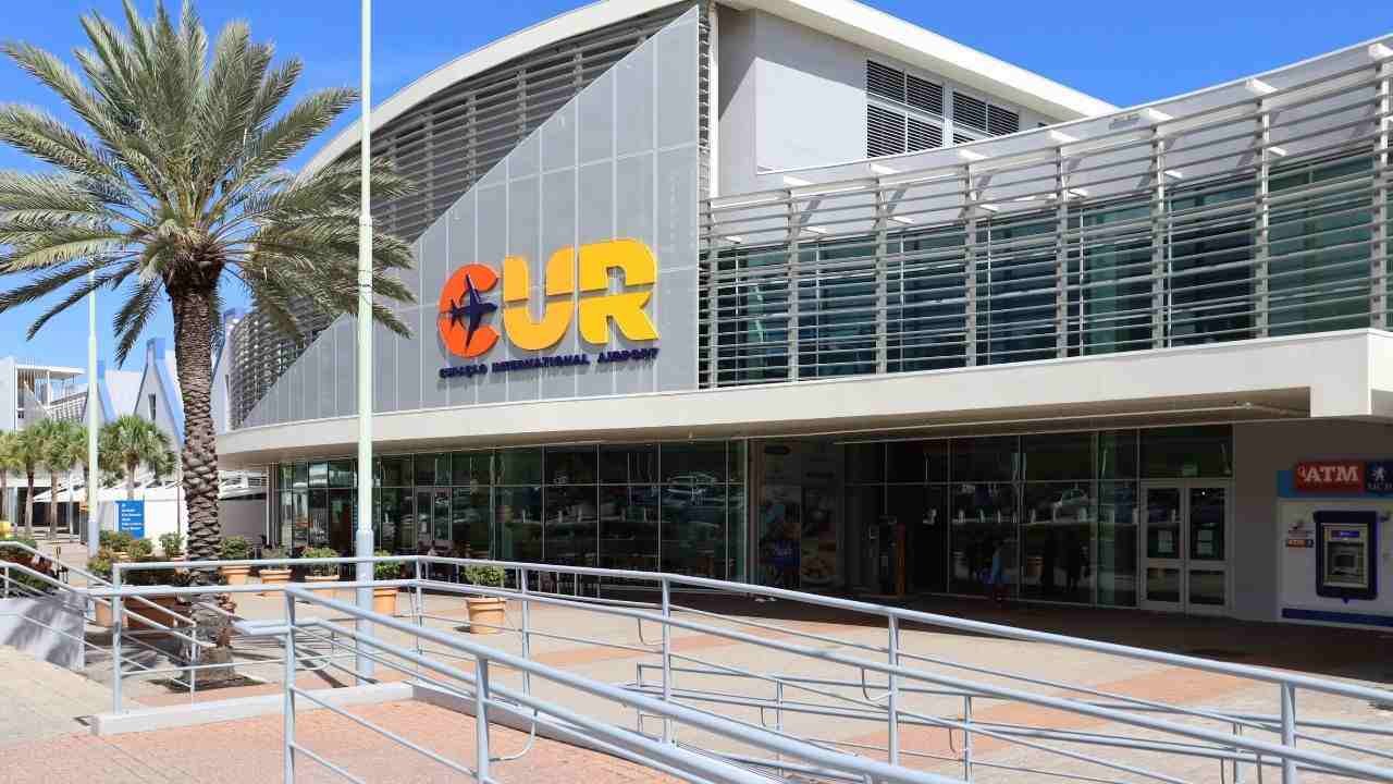 Curaçao International Airport (CUR)
