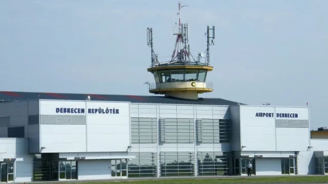 Debrecen International Airport (DEB)