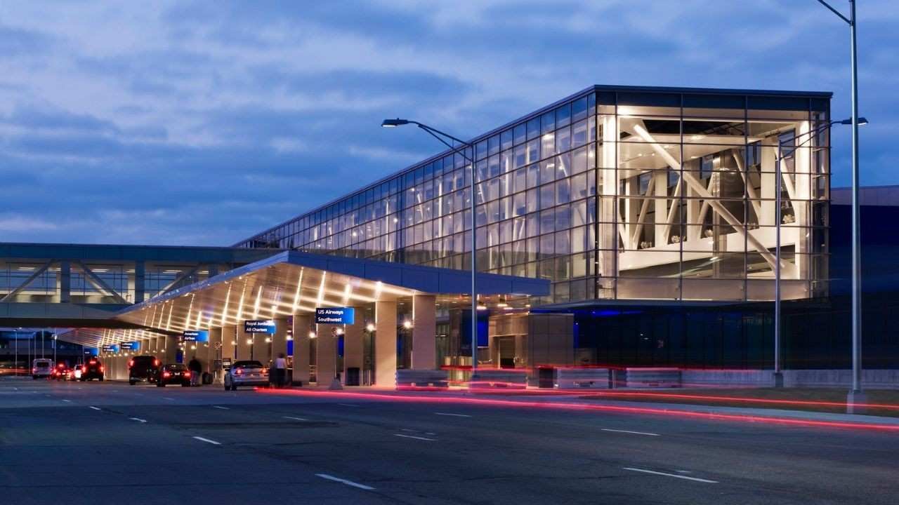 Detroit Metropolitan Wayne County Airport (DTW)