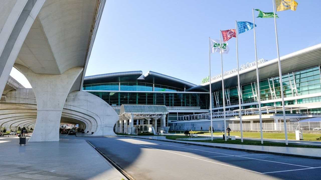 Francisco Sá Carneiro Airport (OPO)