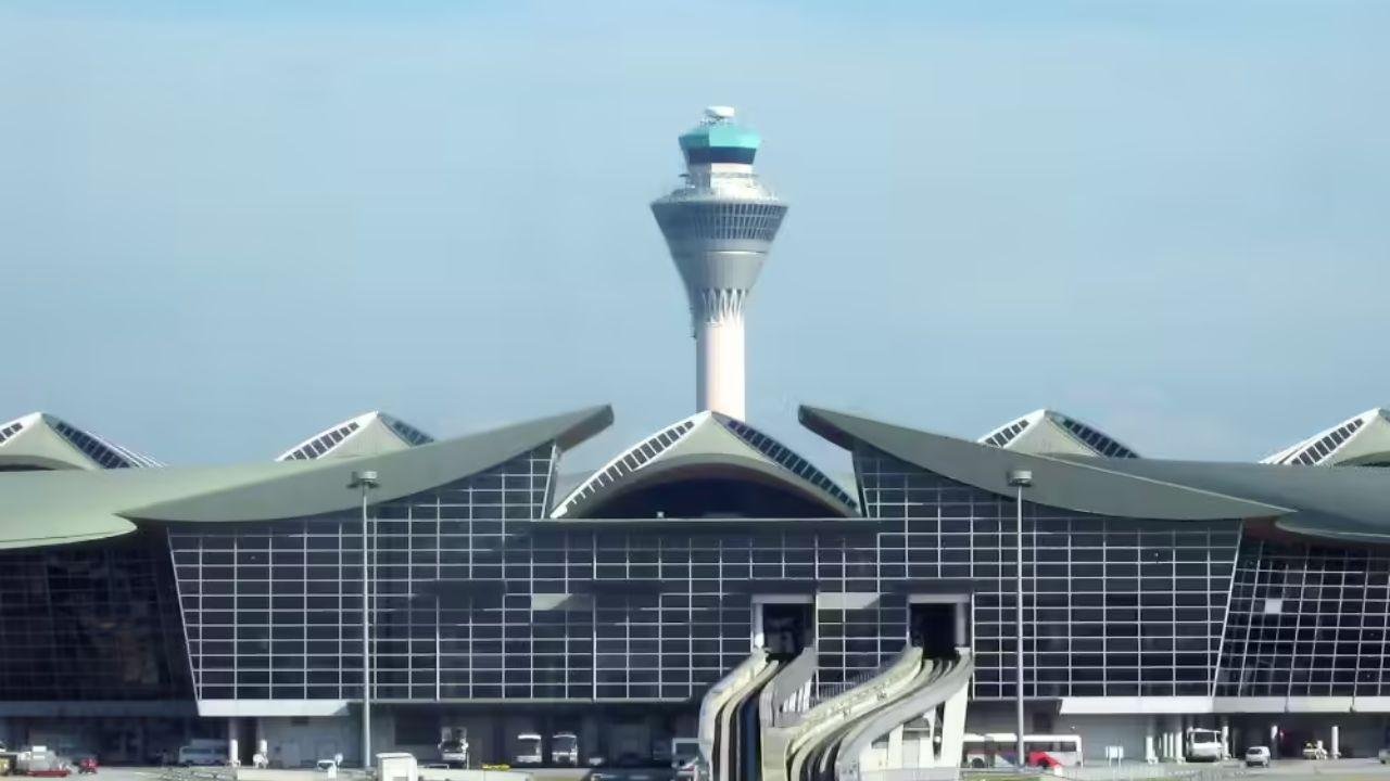 Kuala Lumpur International Airport (KUL)