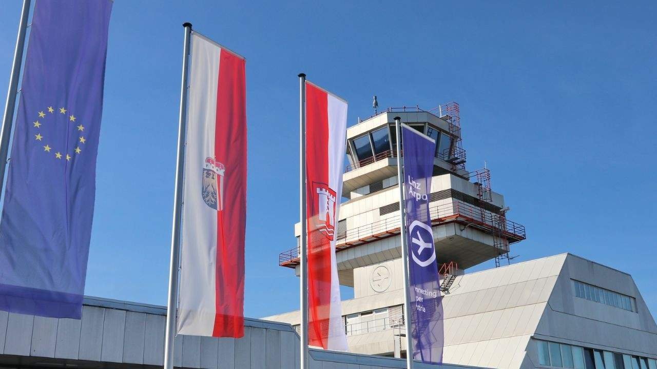 Linz Airport (LNZ)
