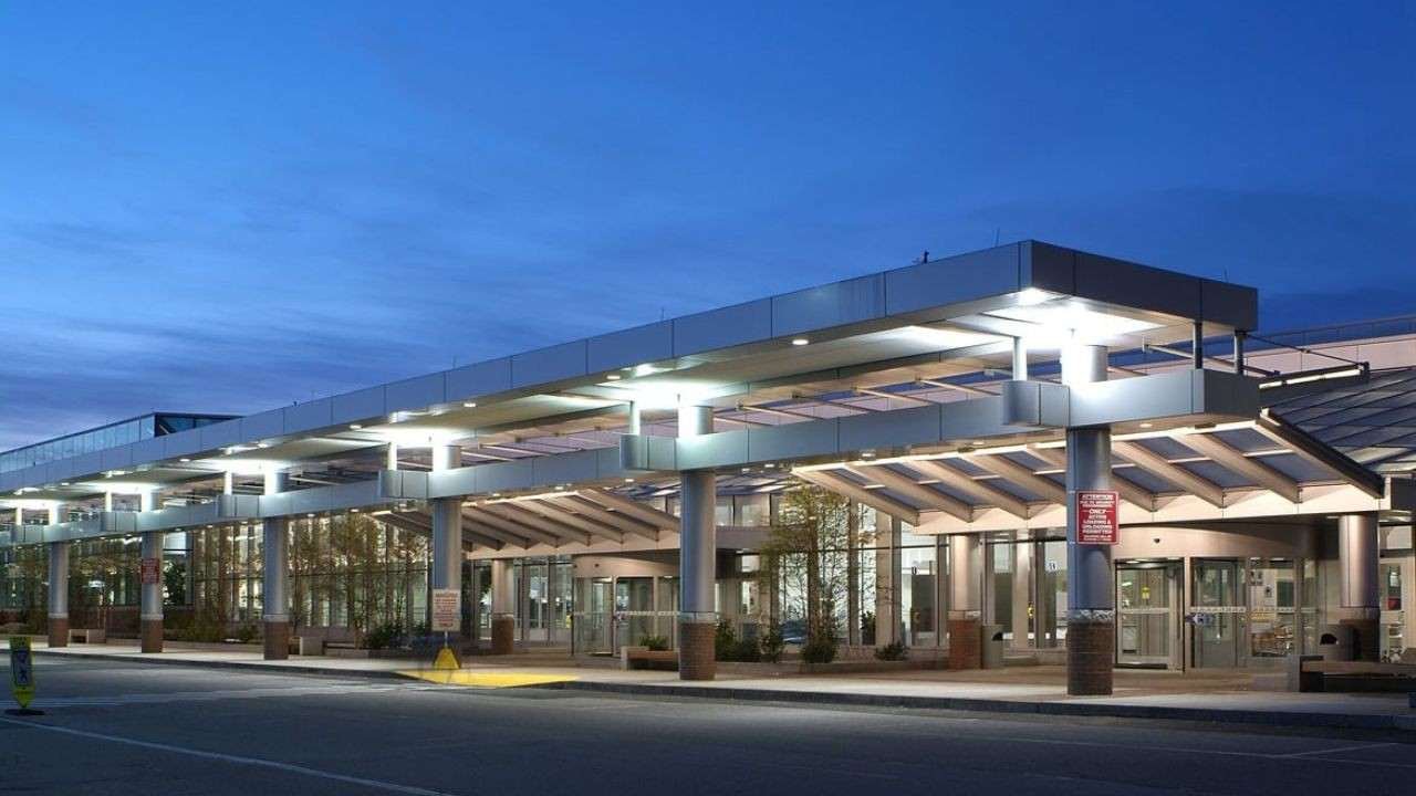 Manchester–Boston Regional Airport (MHT)