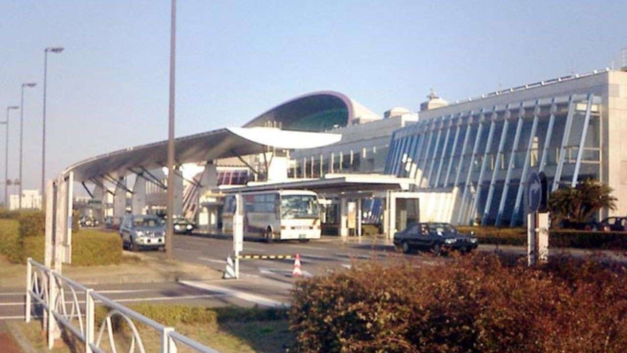 Takamatsu Airport (TAK)