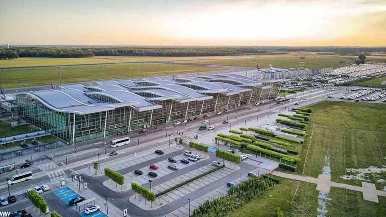 Wrocław Nicolaus Copernicus Airport (WRO)