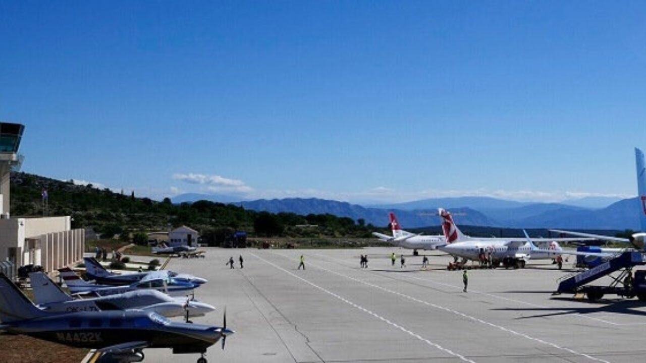 Brac Airport (BWK)